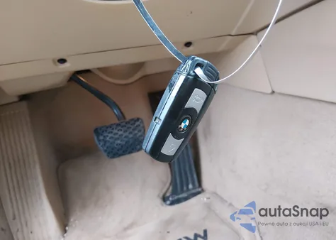 2008 BMW 328Xi z USA, uszkodzony, nr VIN WBAVC93528K039775